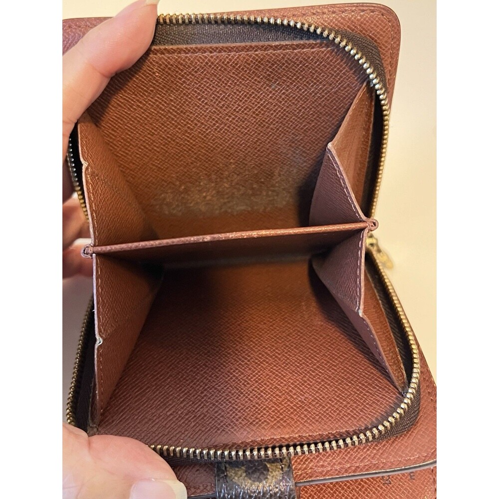 Authentic Louis Vuitton Monogram Compact Zip Bifold Wallet (M61667) - Picture 5 of 10